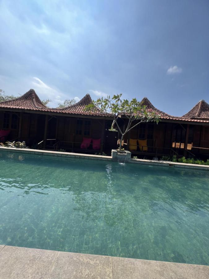 Point Of View Hotel & Resort Majalengka Exterior photo